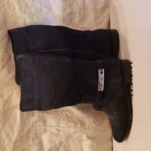 Ladies suede boots